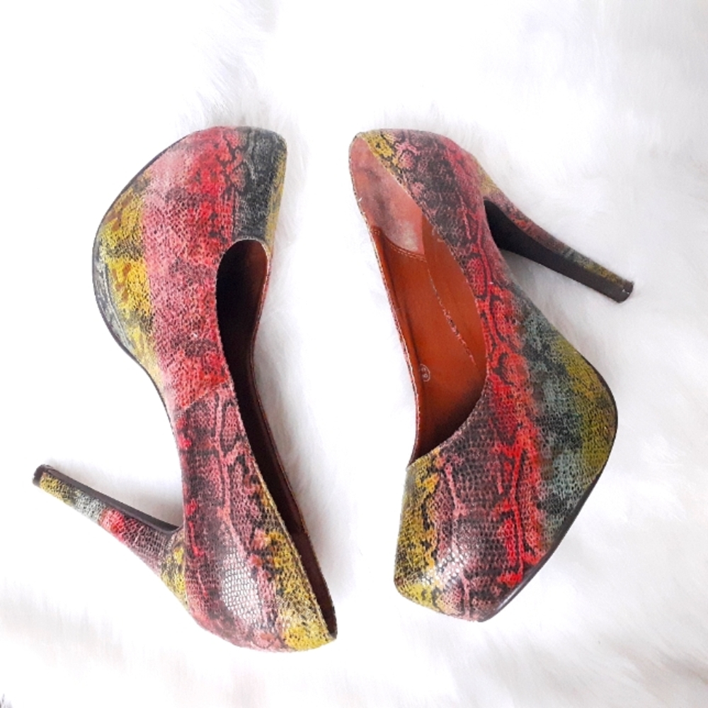 Miss Me Multicolored Snakeskin Platform Heels 8.5